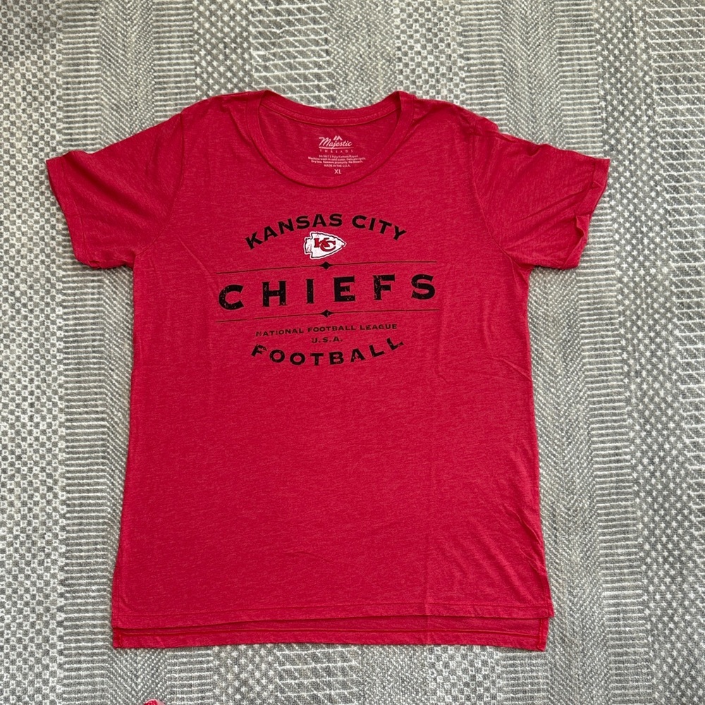 Women’s Kansas City Chiefs tee, 21” across chest, 29” long. Only worn once.